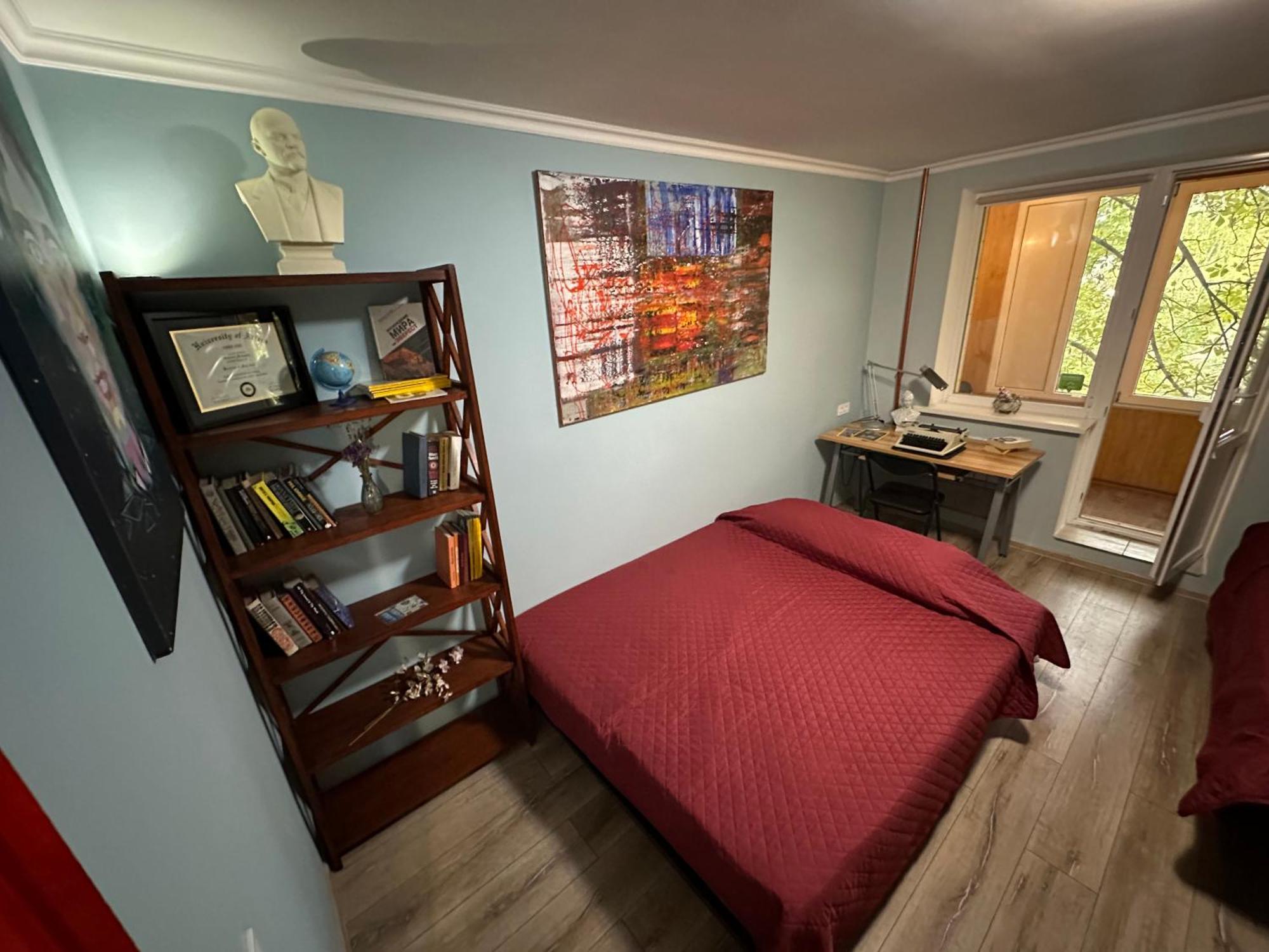 Lenin Street Hostel & Tours ティラスポリ エクステリア 写真