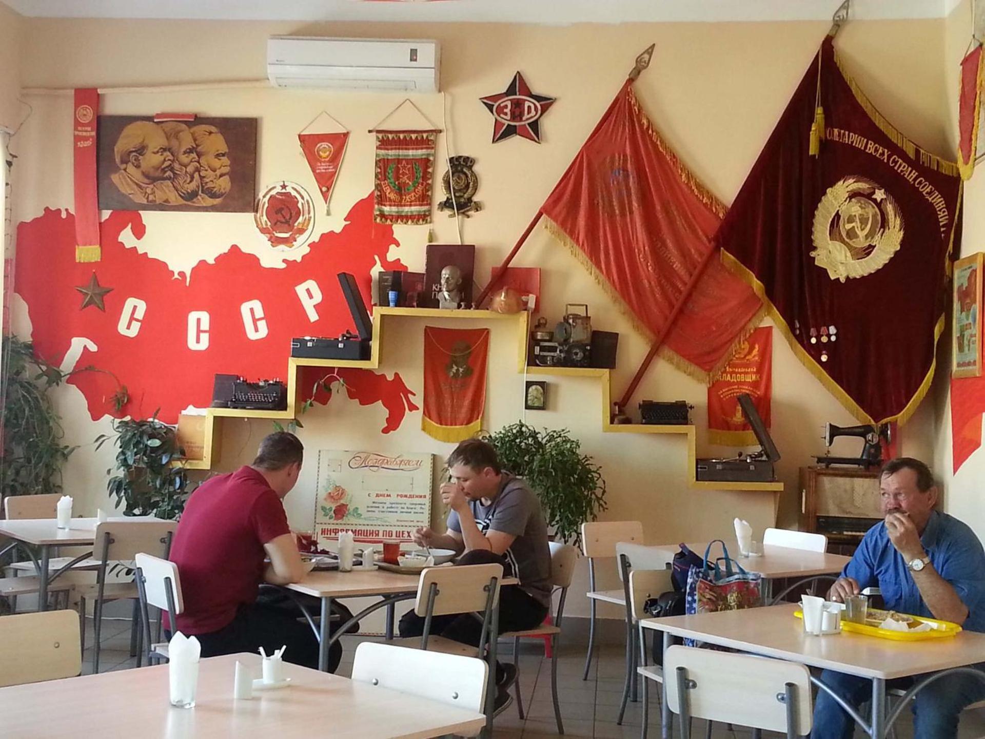 Lenin Street Hostel & Tours ティラスポリ エクステリア 写真