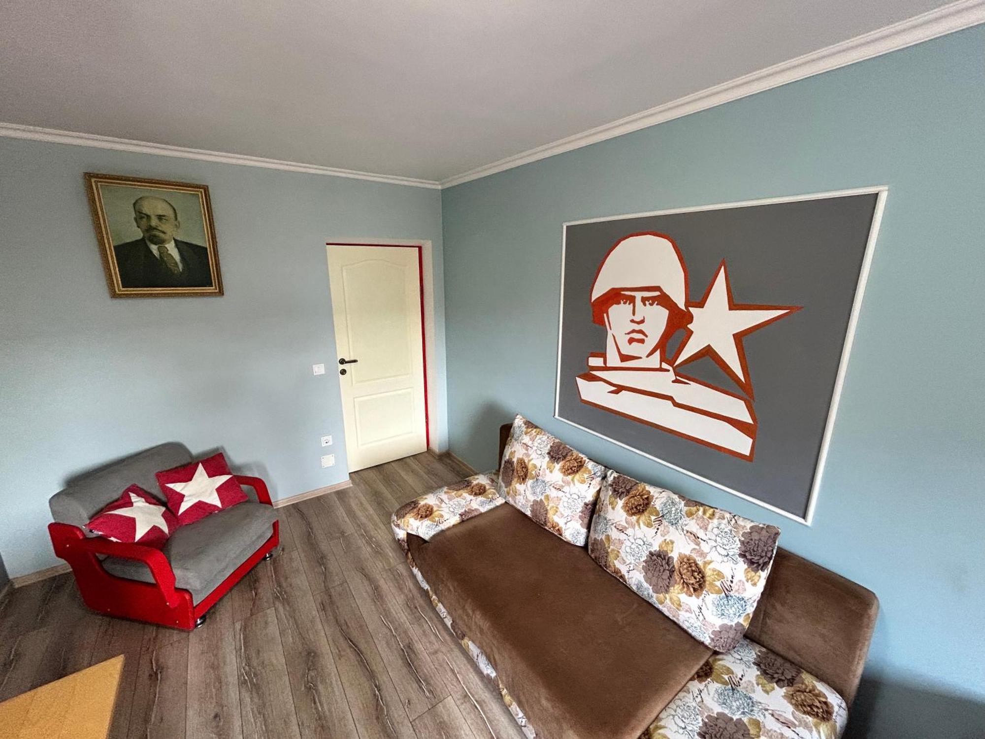 Lenin Street Hostel & Tours ティラスポリ エクステリア 写真