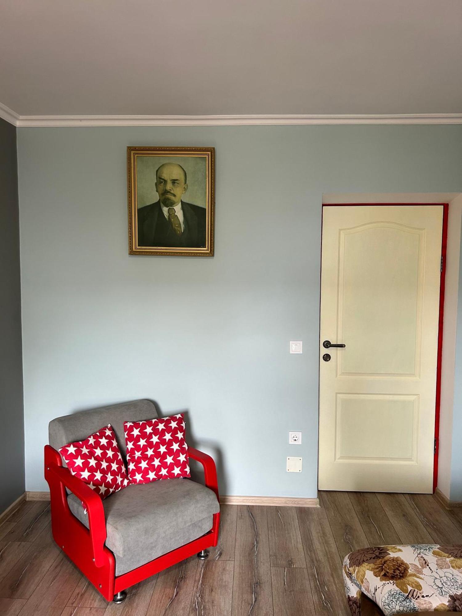 Lenin Street Hostel & Tours ティラスポリ エクステリア 写真