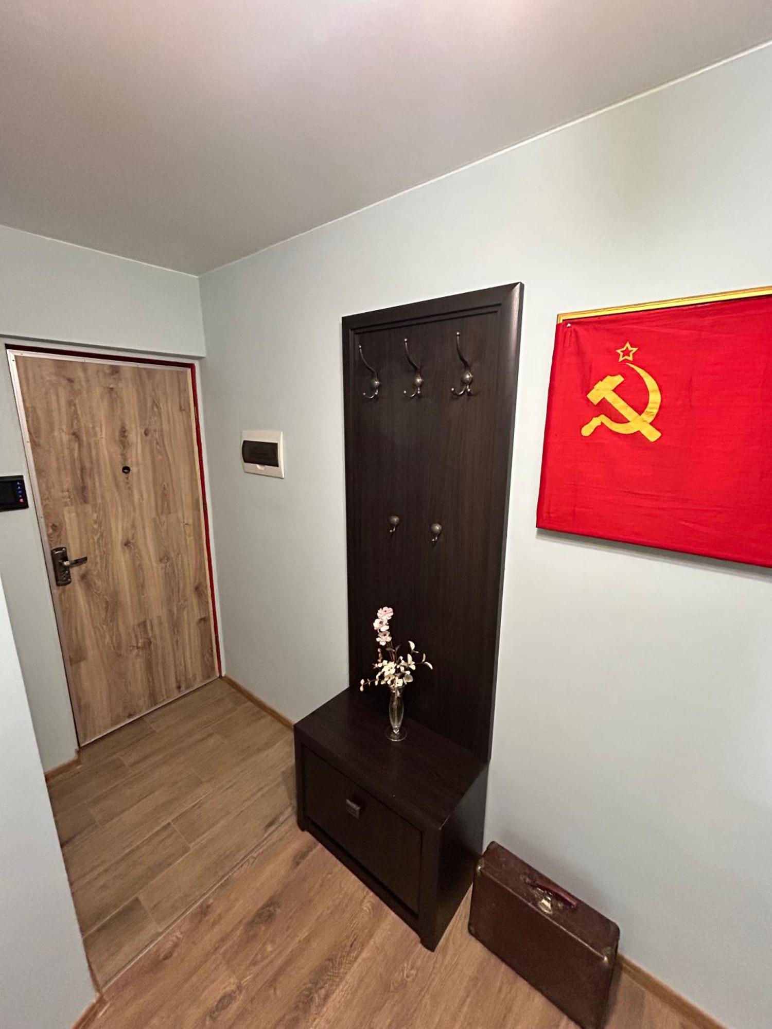 Lenin Street Hostel & Tours ティラスポリ エクステリア 写真