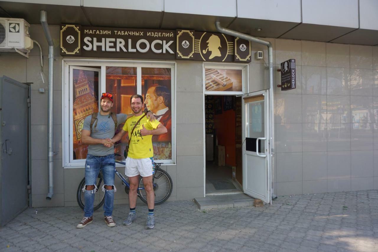 Lenin Street Hostel & Tours ティラスポリ エクステリア 写真