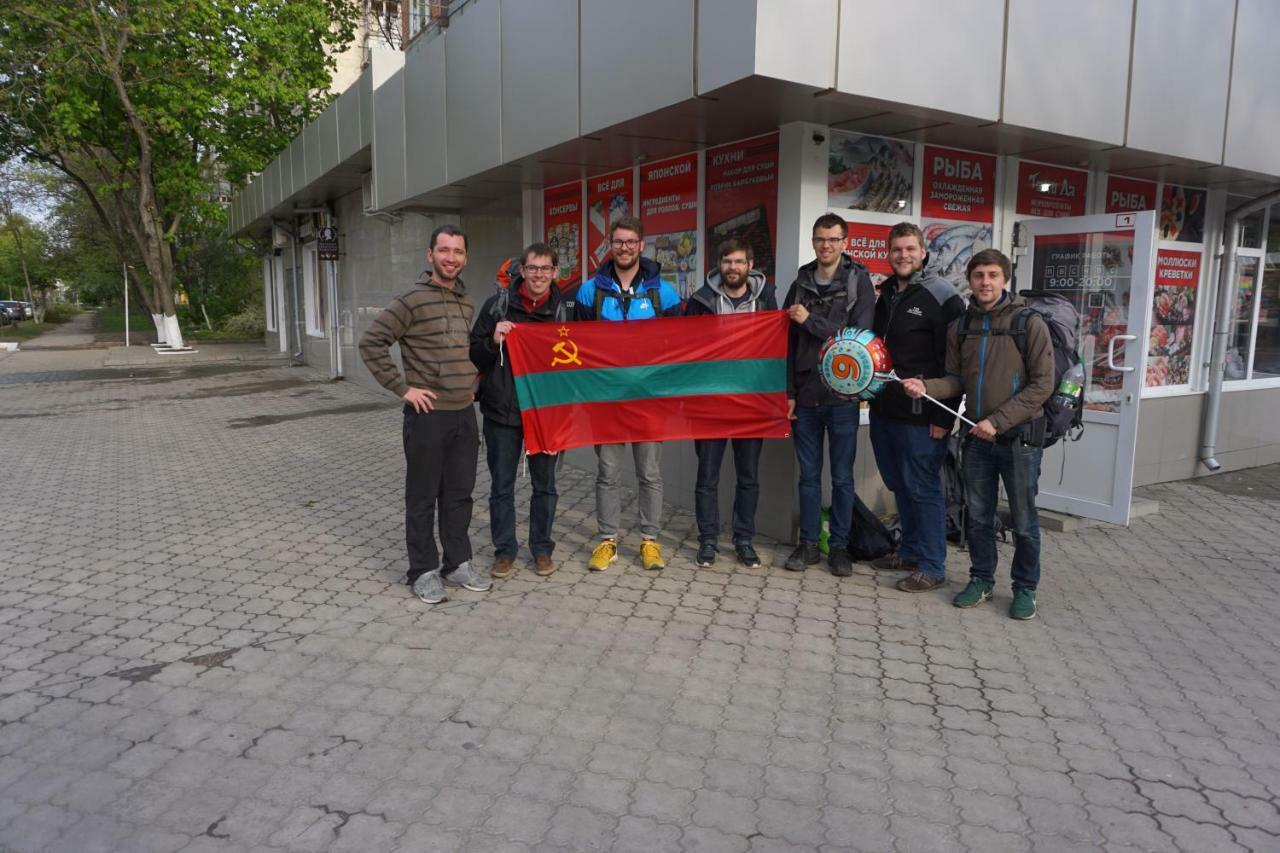 Lenin Street Hostel & Tours ティラスポリ エクステリア 写真
